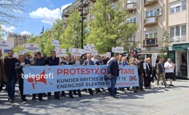 Për të tretën herë protestuesit i thonë jo rritjes së çmimit të energjisë elektrike