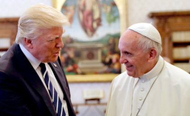 Pyetët se kush duhet të jetë Papa i ri, Trump bën shaka: Do të doja të isha unë