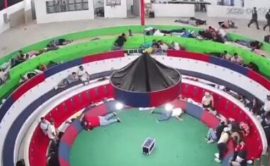 Spektatorët e tmerruar, dalin pamjet e të shtënave me armë në ‘arenën e gjelave’ në Ekuador – ku mbetën 12 të vdekur