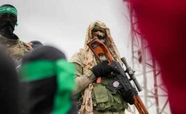 Hamasi thotë se do të lirojë të gjithë pengjet izraelitë nëse garantohet përfundimi i luftës në Gaza