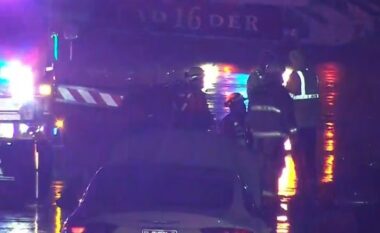 Dy të vdekur pas përmbytjeve që i “zhdukën” automjetet në Oklahoma