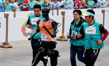 Robotët garojnë për herë të parë kundër njerëzve në një gjysmë maratonë