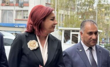 ​Emilija Rexhepi deklarohet para nisjes së seancës konstituive
