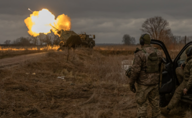 “Fjalët e Putinit nuk besohen” – Rusia vazhdon sulmet në Ukrainë pavarësisht shpalljes së armëpushimit