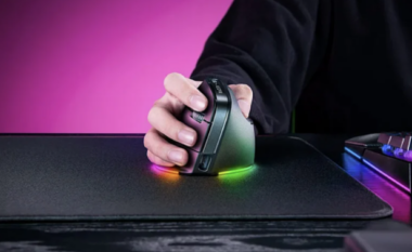 Razer prezantoi ‘mausin’ e parë vertikal