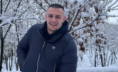 Don Xhoni: Plakat u shkunden, pleqtë i shkundi vet