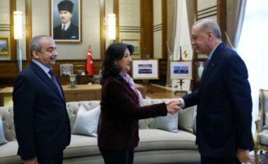 Pas 13 viteve, Erdogan takohet me deputetët kurdë – duan t’i japin fund konflikt dyzetvjeçar