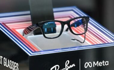 Meta po përgatit syzet me ekran për Ray-Ban
