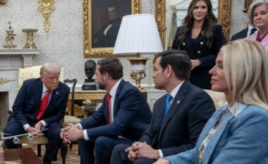 Po thellohen ndasitë në ekipin e Donald Trumpit