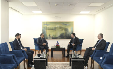Takimi me kryetarin e Partisë së Romëve të Bashkuar, Qeveria: Kurti dhe Kinolli theksuan rëndësinë e formimit të qeverisë pa vonesa