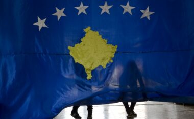 Analistët në Tiranë thonë se Kosova është në udhëkryq politik pas zgjedhjeve