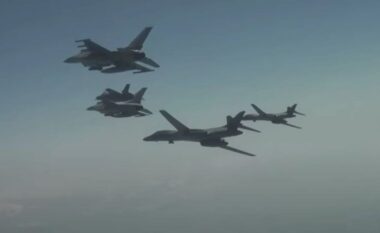 SHBA dërgoi bombardues supersonikë në Japoni