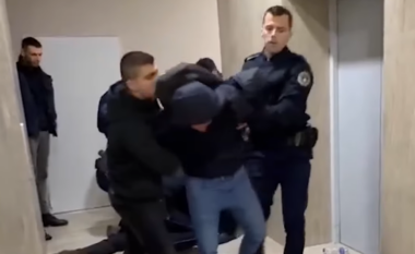Arrestohen aktivistët e “Asnjë cent më shumë” që bllokuan zyrat e ZRRE-së