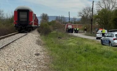 Edhe një aksident mes trenit dhe veturës në Klinë, katër të lënduar