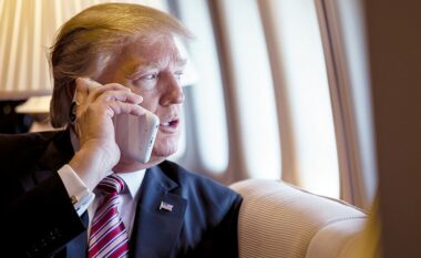 iPhone i ri mund të kushtojë 2300 dollarë – shkaku i tarifave të Trumpit ndaj Kinës