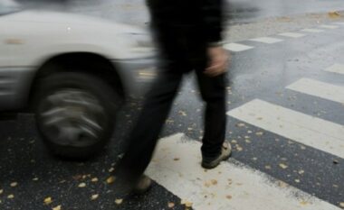 Vetura godet një fëmijë në Pejë, policia jep detaje