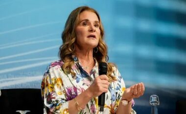 “Fëmijët po vdesin” – Melinda Gates kritikon departamentin e Muskut për shkurtimet në shëndetësi