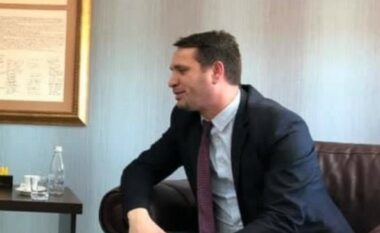 Fatmir Haxholli zgjedhet kryetar i ri i Shoqatës Sindikale të Shërbimit të Jashtëm të Kosovës