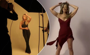Jennifer Aniston tregon format e saj në një fustan të ngushtë, ndërsa promovon markën e flokëve