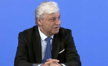 ​Kryeziu: Kushtetuta duhet të ndryshojë, presidentja ta zhbllokojë krizën politike