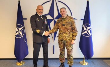 Komandanti i KFOR-it informon Komitetin Ushtarak të NATO-s: Situata e sigurisë në Kosovë mbetet e brishtë