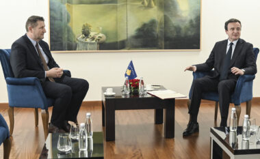 A është duke vepruar jashtëligjshëm Qeveria Kurti me vendimet e fundit?