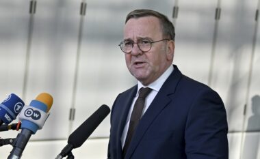 “Mos e pranoni ofertën e Trumpit për ‘kapitullim'” – është mesazhi i fundit i Gjermanisë për Ukrainën