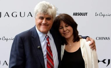 Jay Leno tregon se si e përballon kujdesin për gruan e tij me demencë: Më pëlqen të kaloj kohë me të