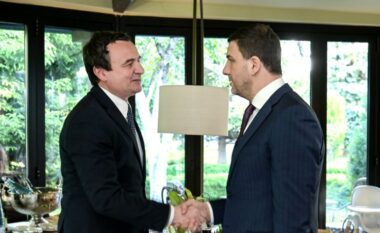 Krasniqi i përgjigjet pozitivisht ftesës së Kurtit për takim