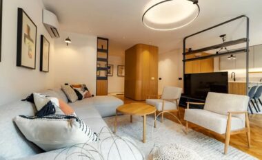 Shikoni si është përdorur hapësira në mënyrën më të mirë në këtë apartament