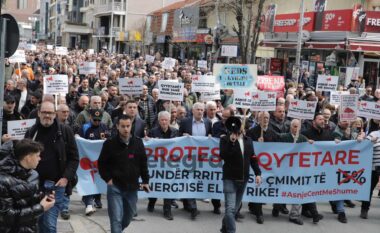Përfundon protesta kundër shtrenjtimit të energjisë, aktivistët paralajmërojnë padi kundër ZRrE-së