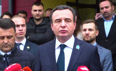 “Më dënojnë nganjëherë por mos u mërzitni ju” – Kurti flet për gjobën e gjykatës dhe diskutimet për formimin e qeverisë