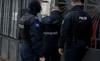 Pavarësisht sëmundjeve të rënda, policët mbajnë armët në brez