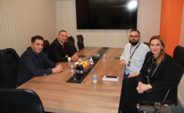 Oda Ekonomike e Kosovës në vizitë te Avedo Kosovo – Takim me Arianit Dragushën dhe Pranvera Ejupi-Hajzeraj për krijimin e bashkëpunimit