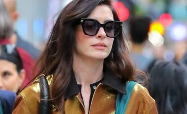 Si e kombinon Anne Hathaway xhinsin për një pamje elegante – rregulli që ia vlen ta dini