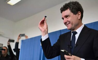 Nicusor Dan kryeson në balotazhin vendimtar të zgjedhjeve presidenciale të Rumanisë
