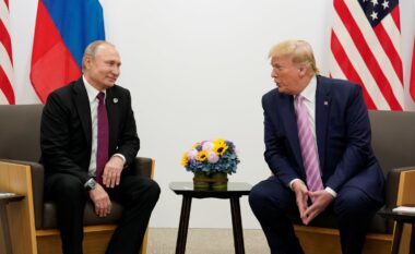 Telefonata Trump-Putin përfundon pas dy orësh