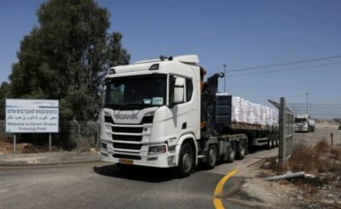 Izraeli lejon ushqim ‘minimal’ në Gaza pas presionit nga aleatët, thotë Netanyahu
