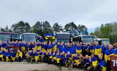 Shkëmbim i madh të burgosurve të luftës, lirohen 205 ushtarë ukrainas që mbaheshin në burgjet ruse