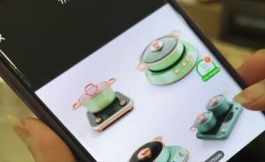 Porositi tenxhere dhe tigan, gruaja në Dubai mori “stickersa” në vend të tyre