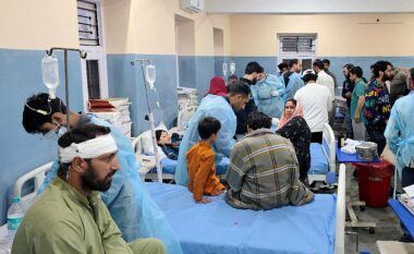 Nga sulmi ajror i Indisë në Pakistan janë vrarë 26 persona dhe 46 tjerë janë plagosur