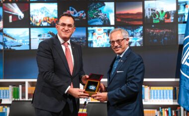 UBT nderon Tony Clement me çmimin më të lartë institucional Honorary Degree – Excellence in Leadership