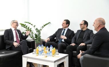Kurti viziton u.d e QKUK-së Osman Hajdarin: E dënoj ashpër sulmin dhe bëj thirrje që sa më shpejt të zbardhin rastin