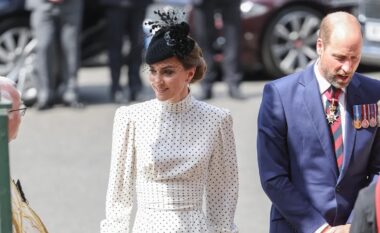 Eleganca që flet: Kate Middleton nderon Princeshën Diana me një veshje plot simbolikë