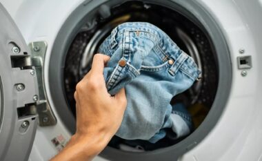 Si t’i lani xhinset pa i dëmtuar – këshillat e ekspertit për jetëgjatësi dhe pamjen e duhur