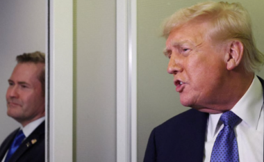 Zbulohen detaje se si e mori vendimin Trumpi për ta shkarkuar Waltzin