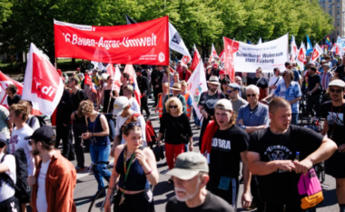 Punëtorët në mbarë botën protestuan për të drejtat e tyre më 1 maj
