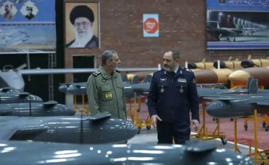Irani zbulon raketën e re balistike teksa paralajmëron se do të hakmerret ndaj çdo veprimi ushtarak amerikan