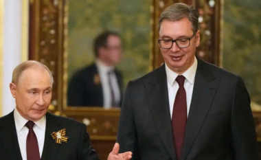 Vuçiq lavdëron paradën e Moskës, falënderon Putinin