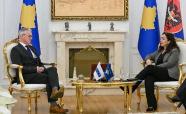 Presidentja Osmani takon ambasadorin e ri të OSBE-së në Kosovë, Gerard McGurk – flasin për bashkëpunimin dhe forcimin e demokracisë   
